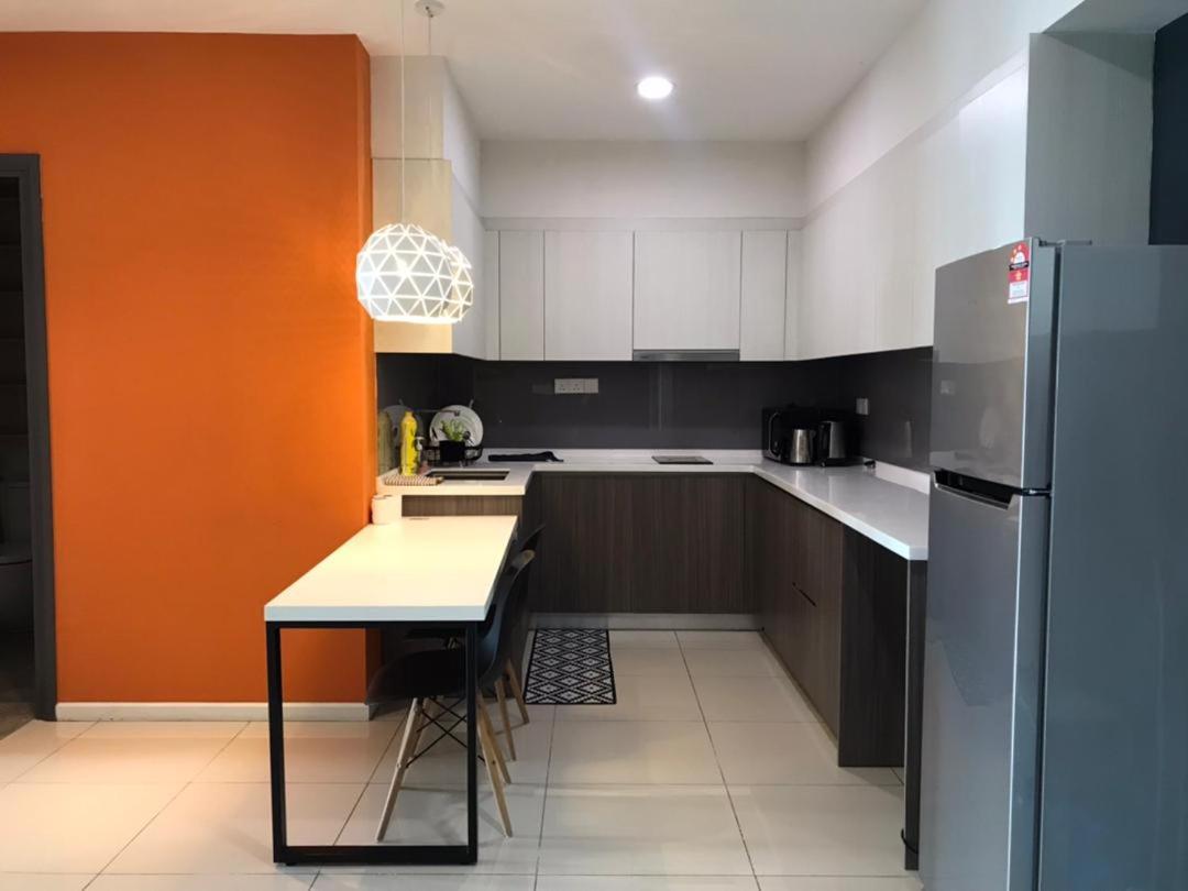 Suasana Suites condo with pool opposite Citysquare