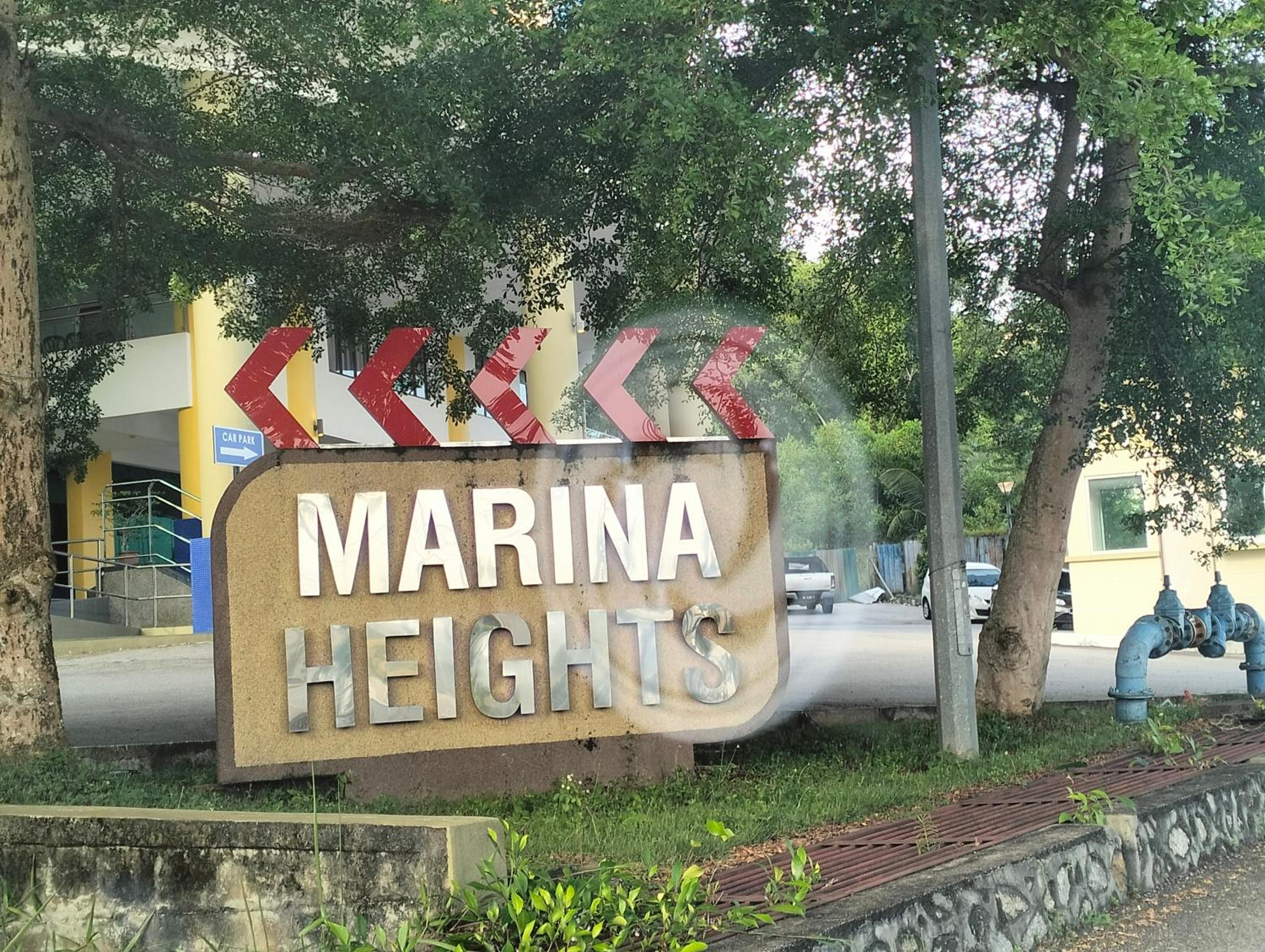 Marina Heights Home Suite Teluk Batik photo 2