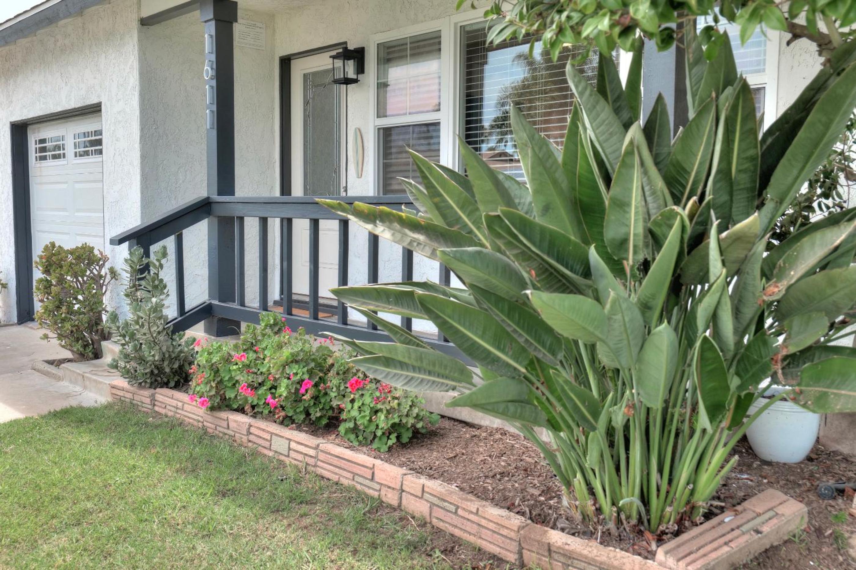 Beachside Bliss Spacious 3BR Retreat, Steps to Ocean view 2