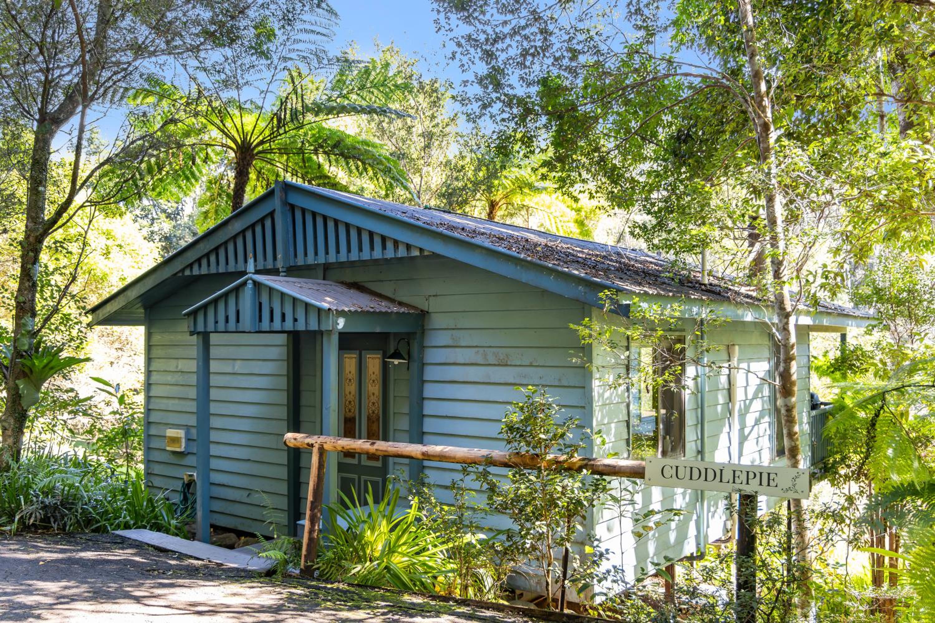 Montville Country Cabins