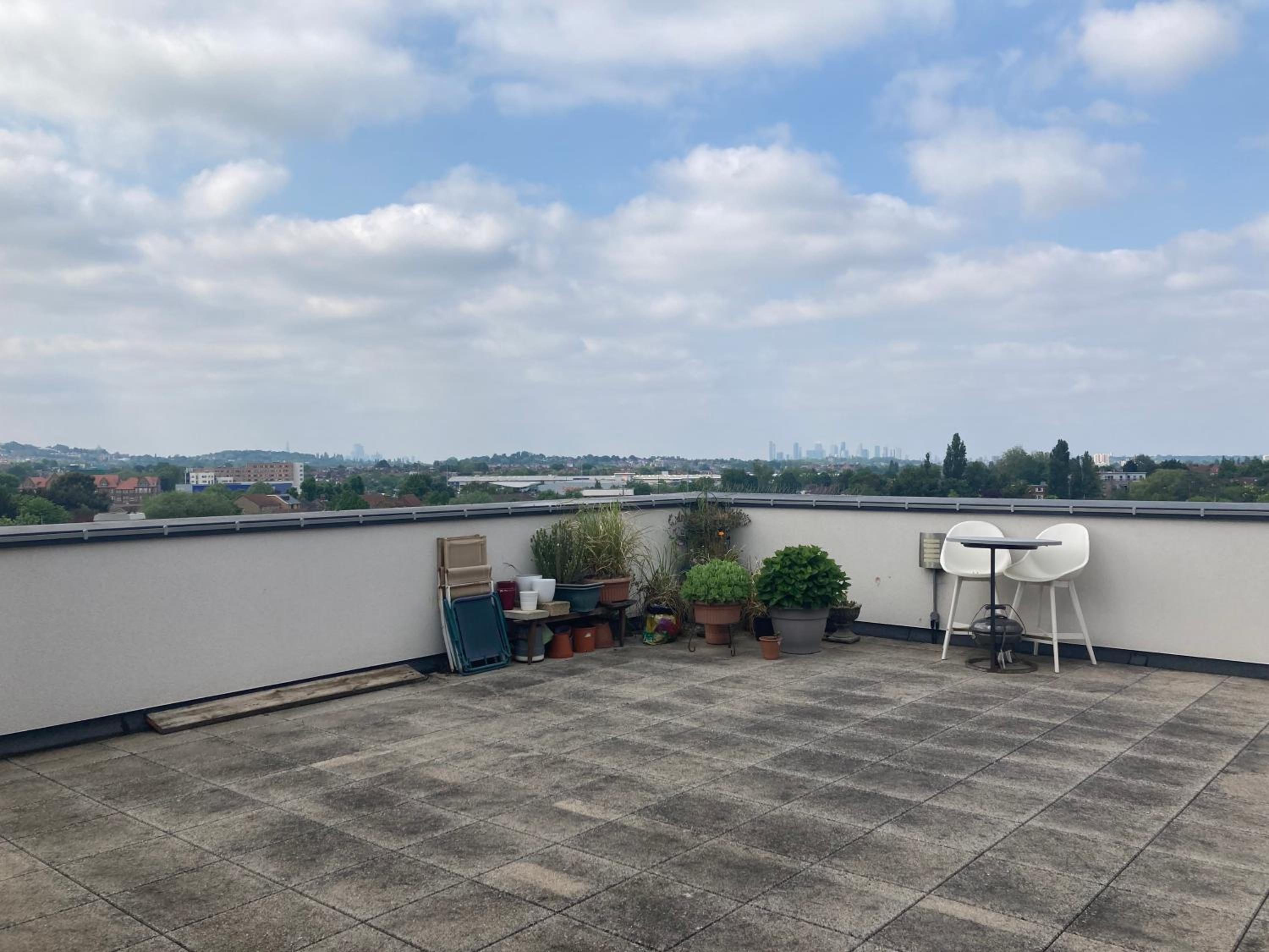 5 Purbeck Gardens Rooftop Apartment