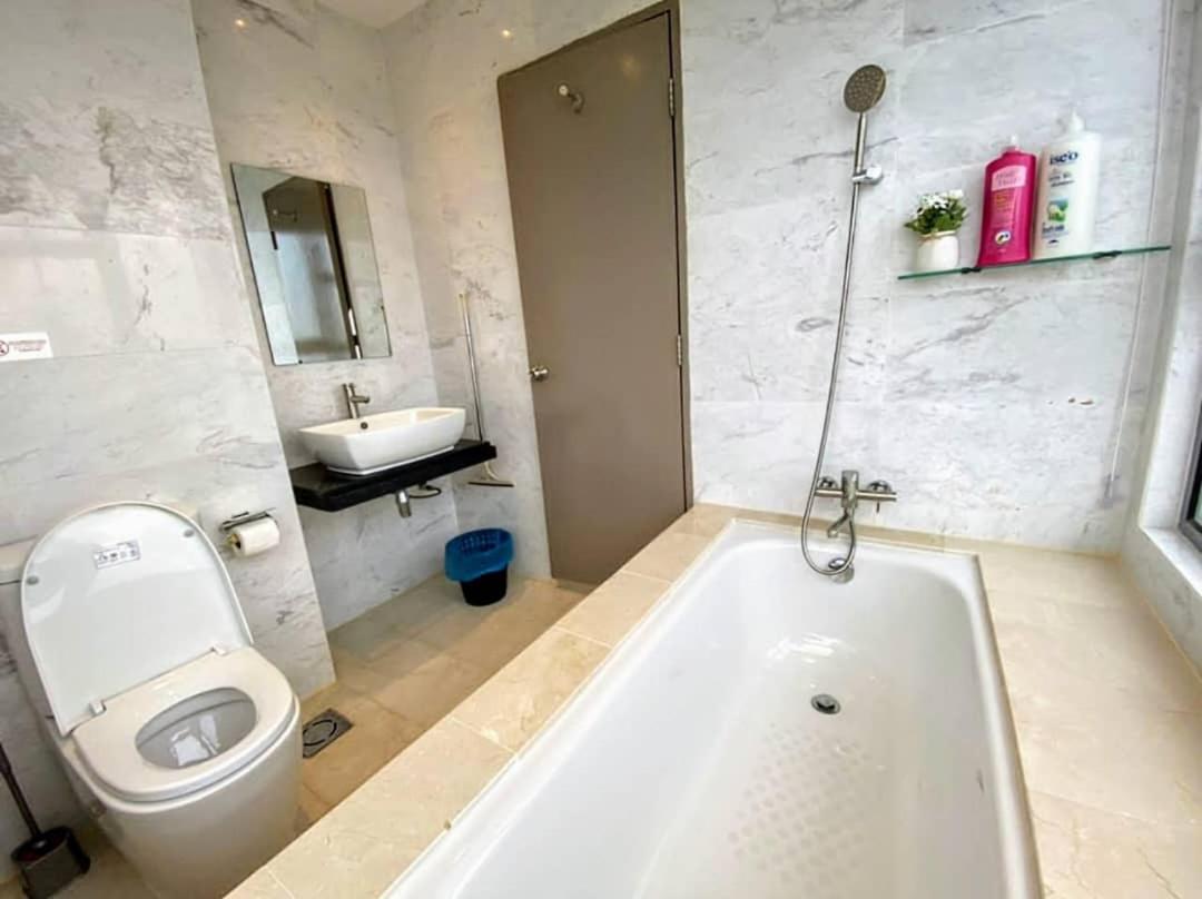 Silverscape Residence 3 Bedrooms Suite by MJ Holiday