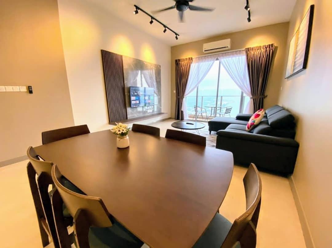 Silverscape Residence 3 Bedrooms Suite by MJ Holiday