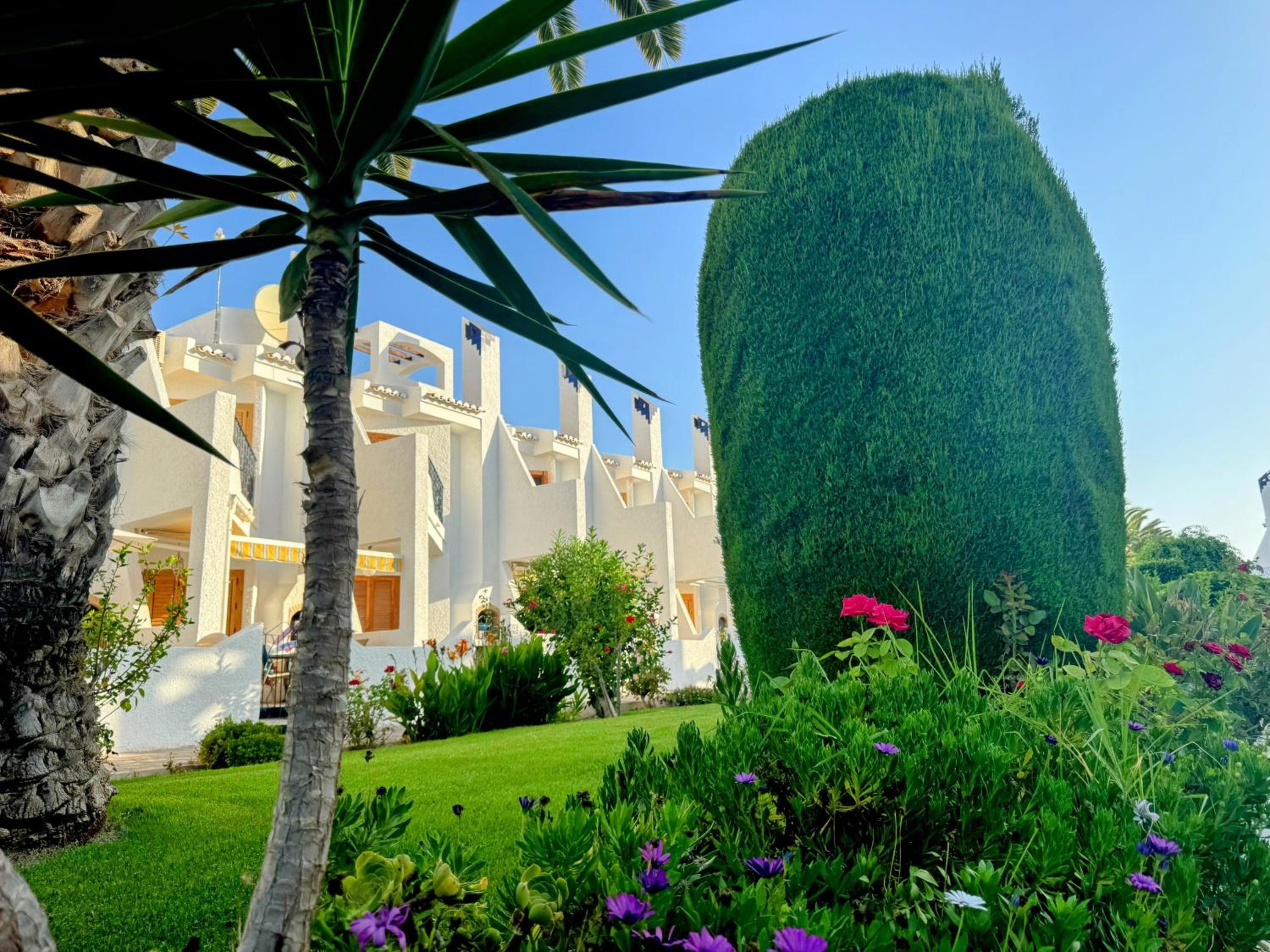 Contemporary House in Cabo Roig