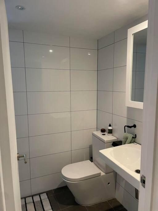 A modern two bedroom apartment! Quiet, secure and 1 minute walk to Bondi Beach!