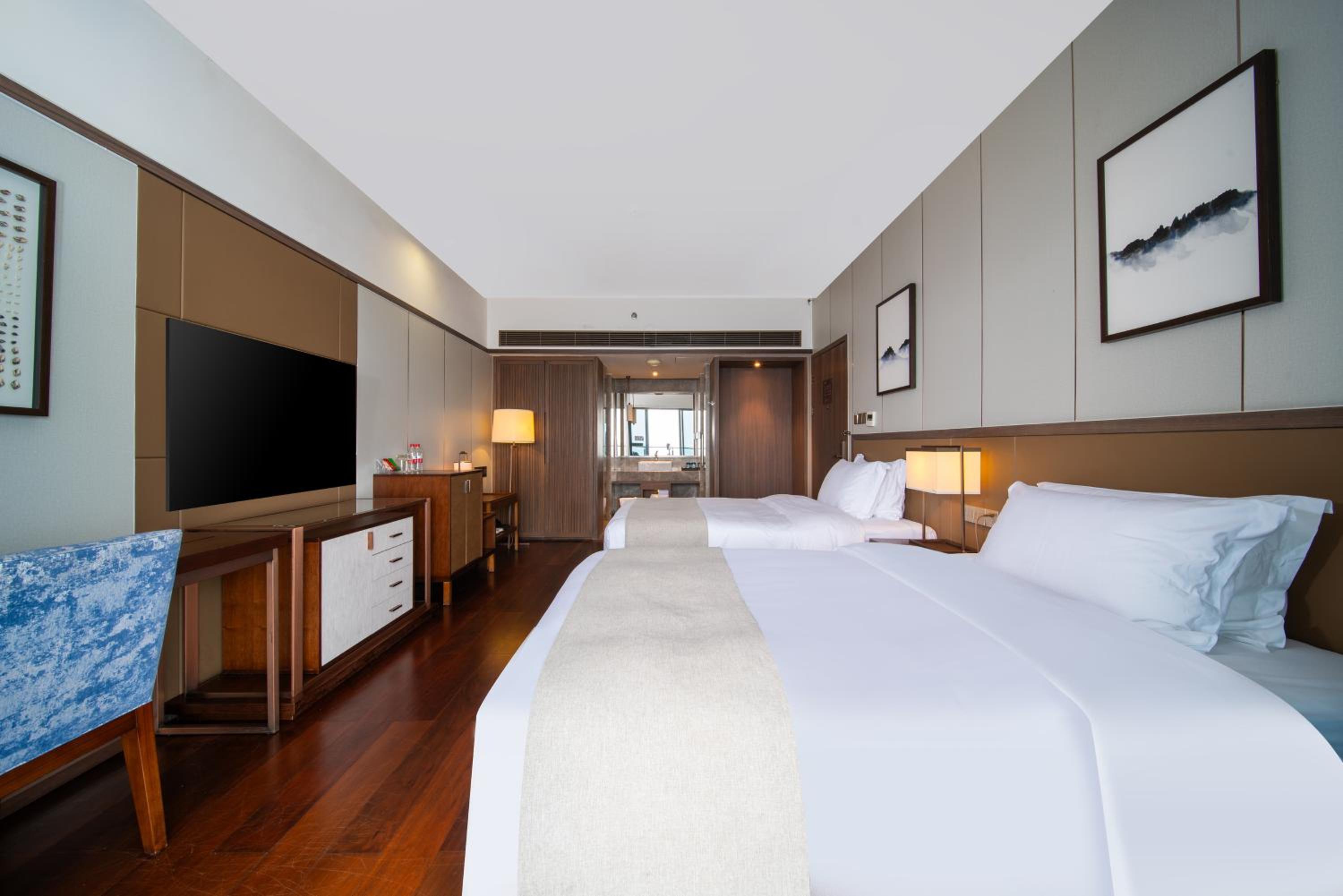 Shenzhen Half Day Cloud Coast Resort