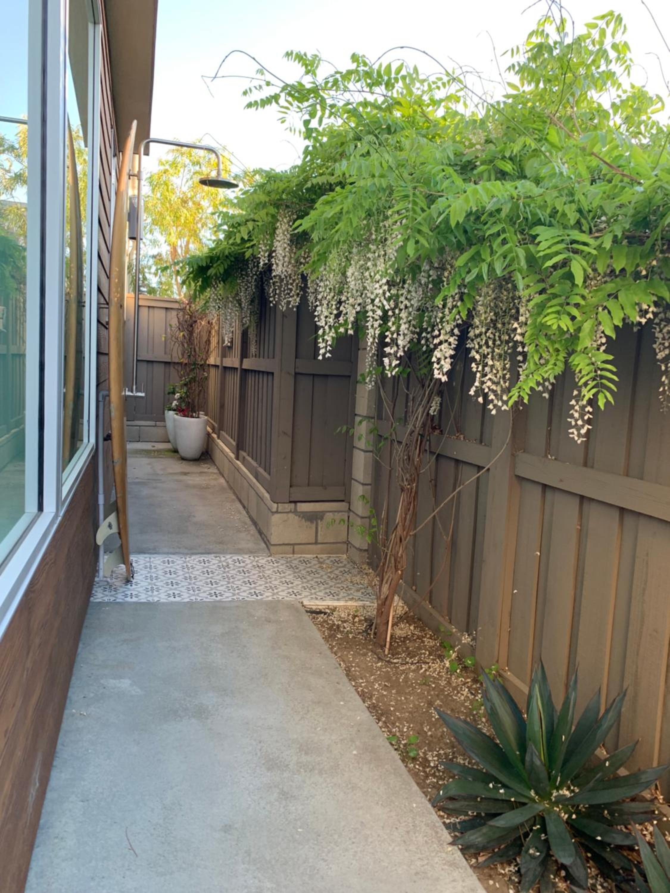 Costa Mesa Cozy Retreat, Modern and Smart Home view 2