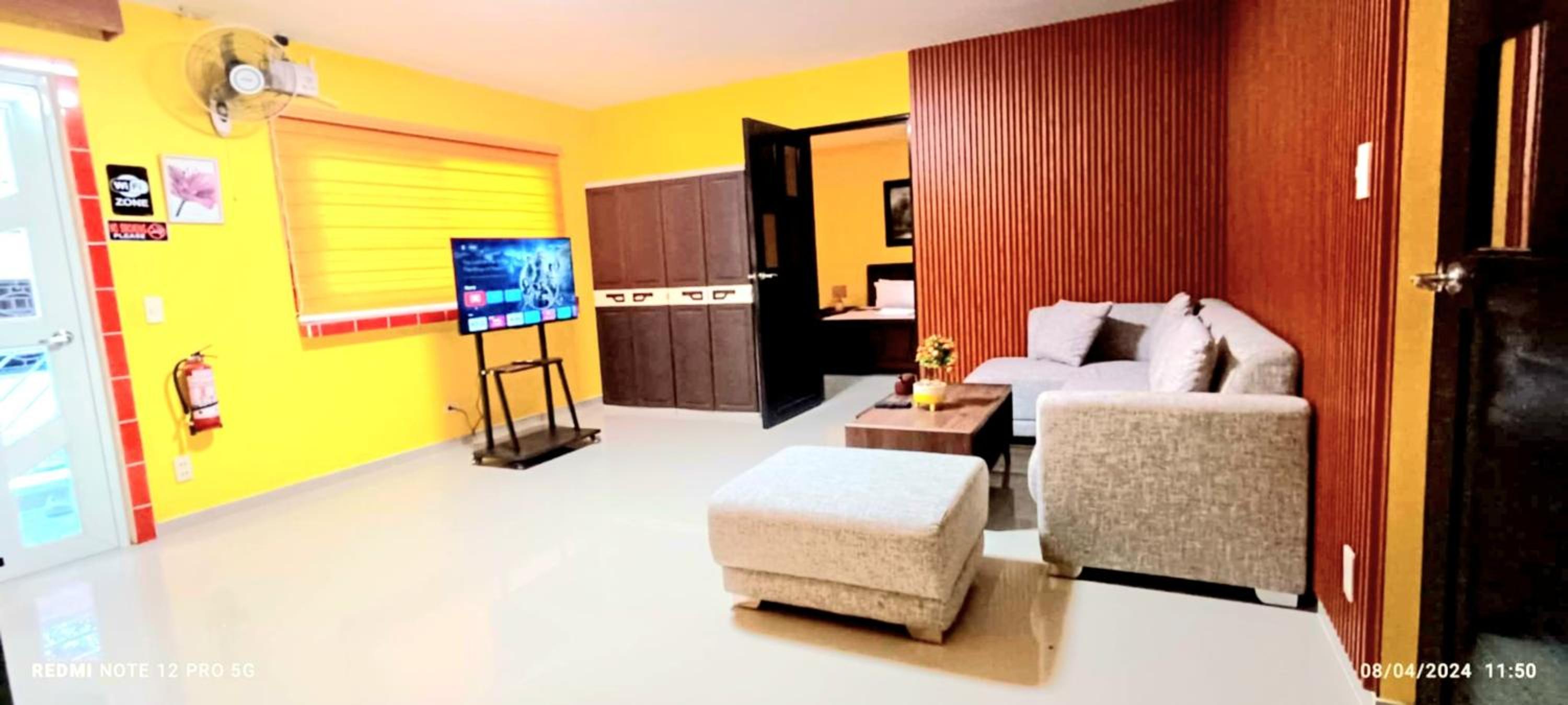 Jenessa's Executive Suite 90 sqm near Lanuza Surf Bay view 3