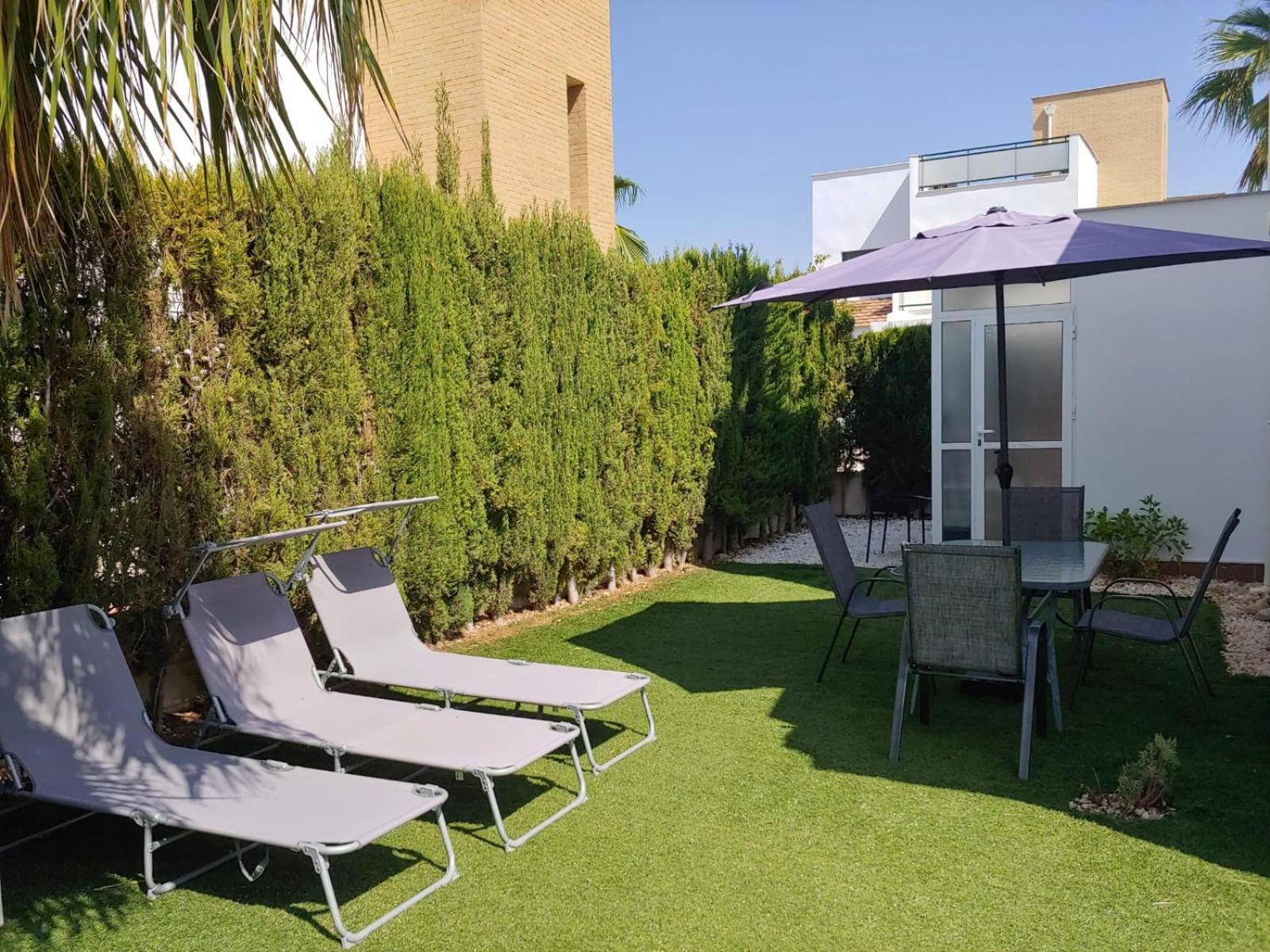 Three-bedroom holiday villa with magnificent pool next to the sea and golf courses view 5