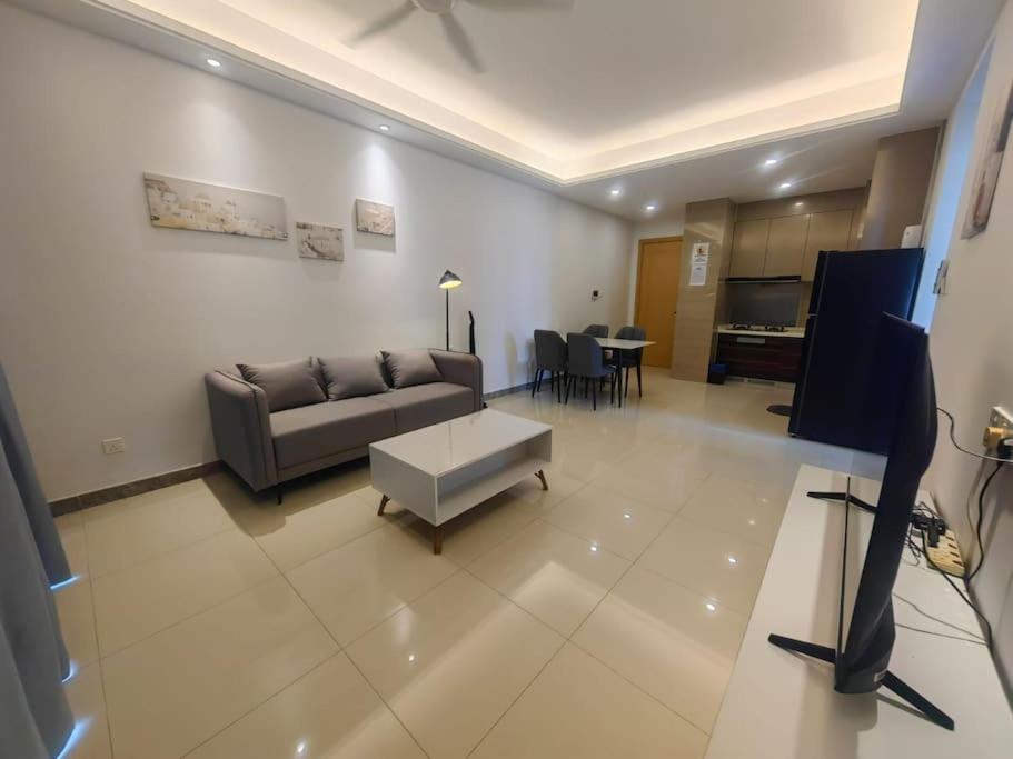 R&F Family Seaview Suite
