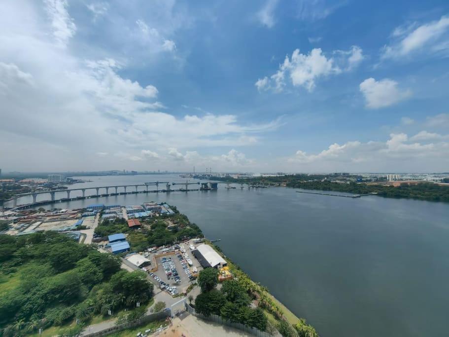 R&F Family Seaview Suite