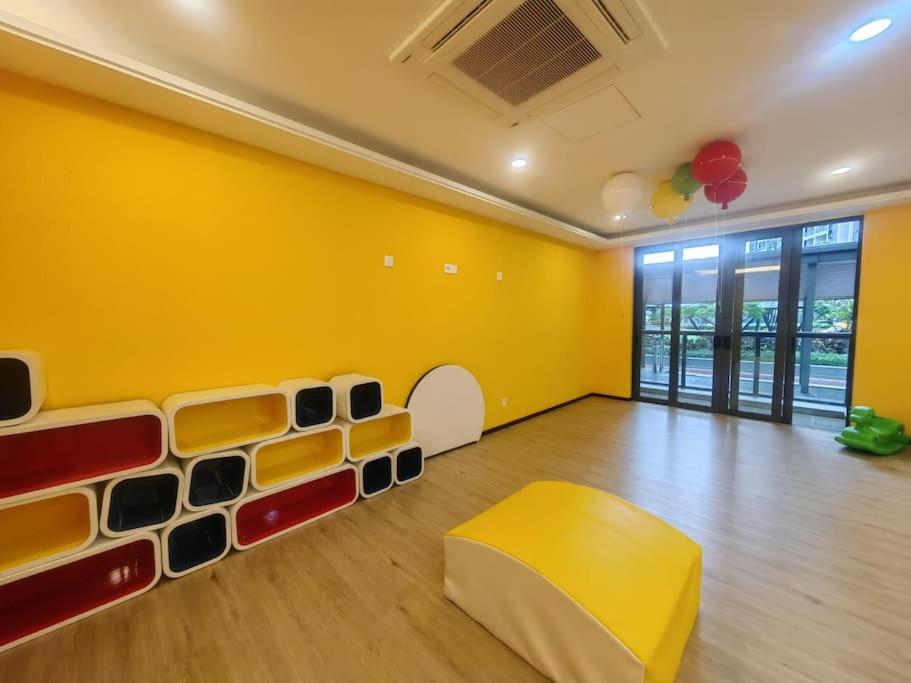 R&F Family Seaview Suite