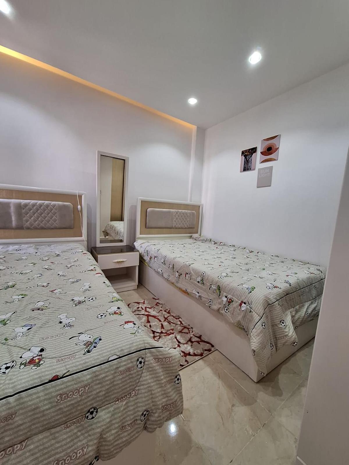Luxury apartment 2 bedroom families only