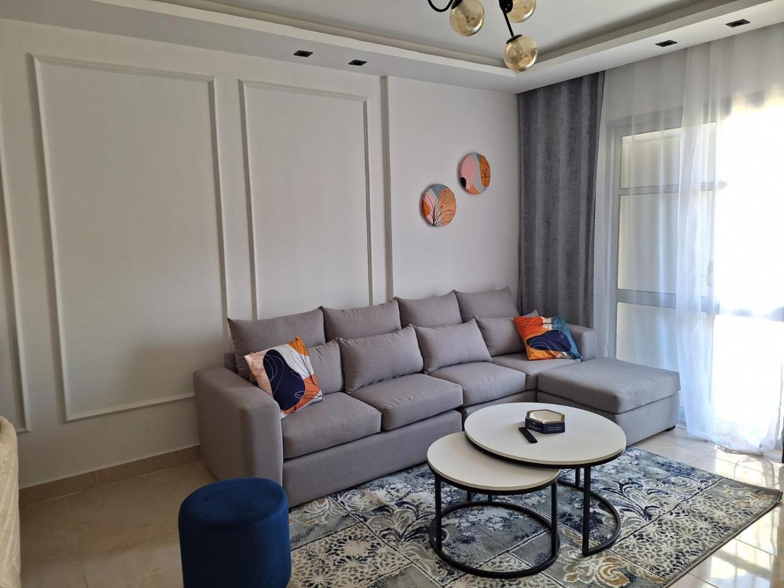 Luxury apartment 2 bedroom families only