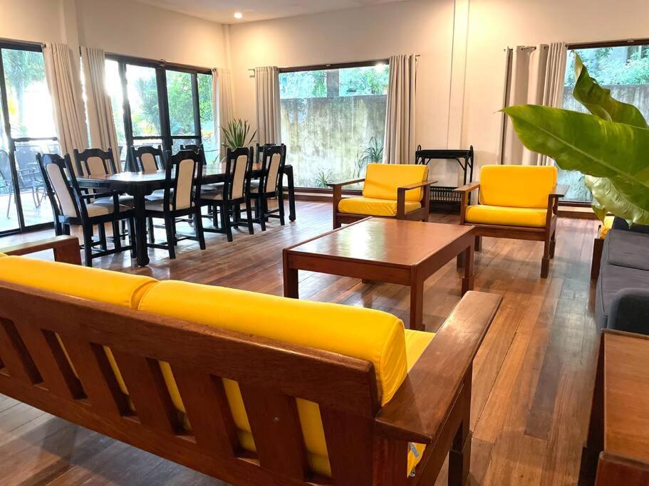 Secluded 4BD Beach Villa, Fast Wifi, Pet Friendly view 4