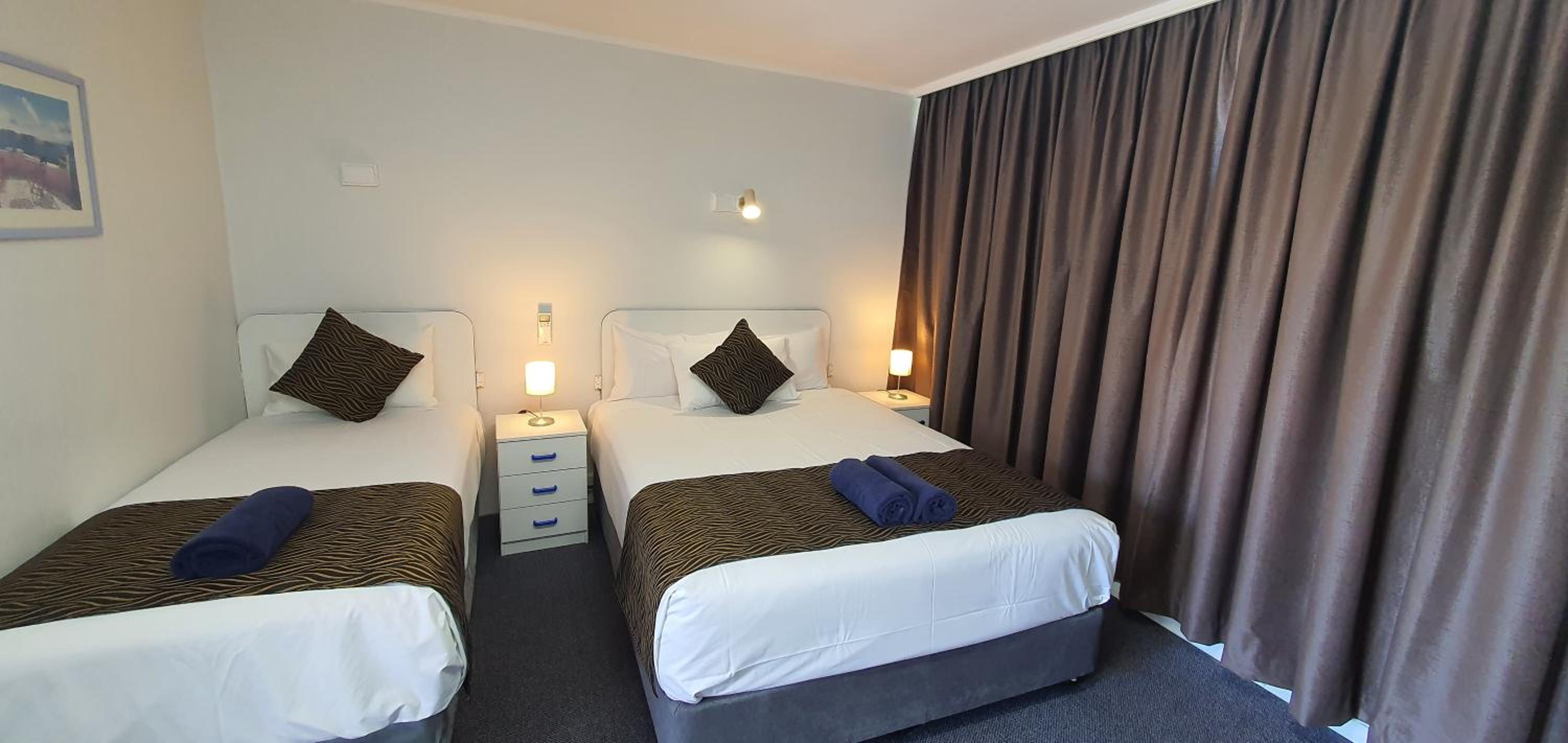 Silver Oaks Motel