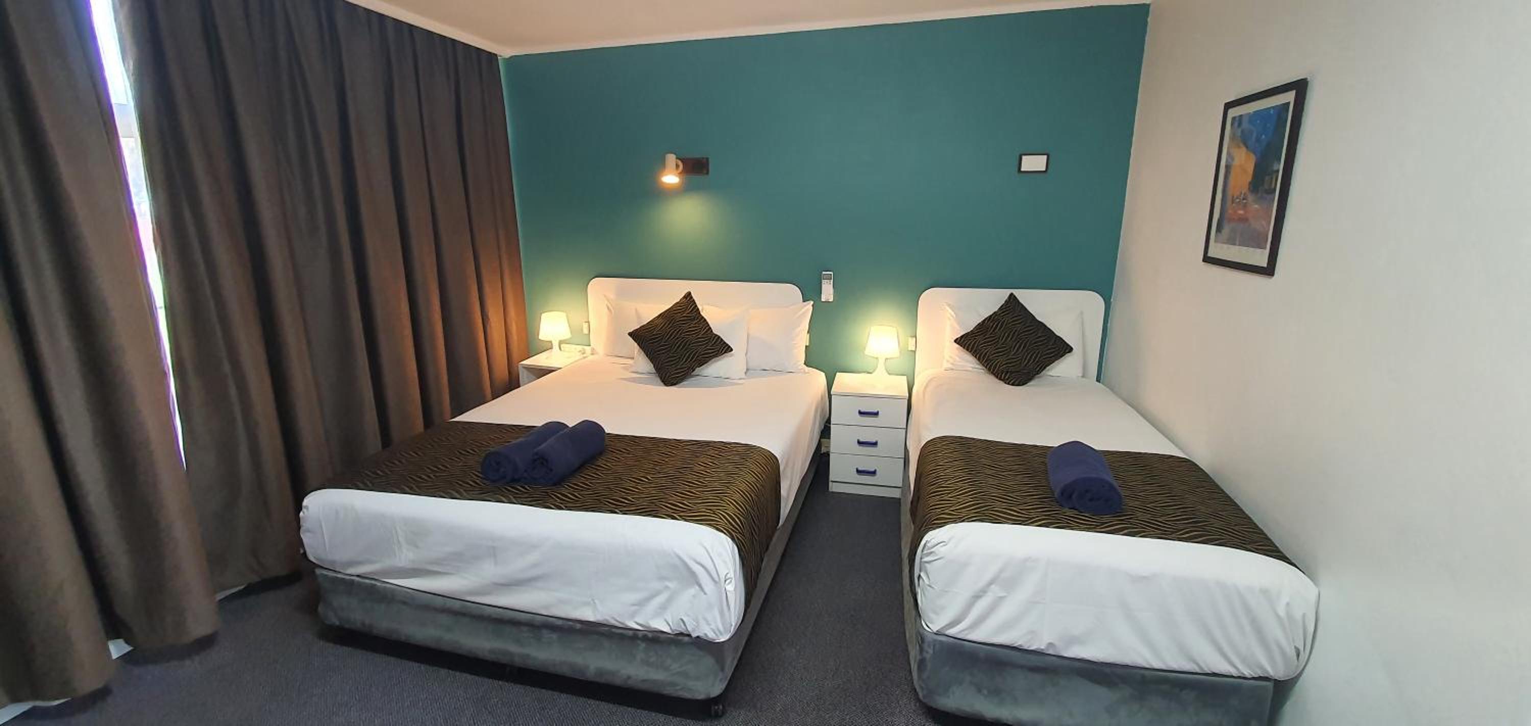 Silver Oaks Motel