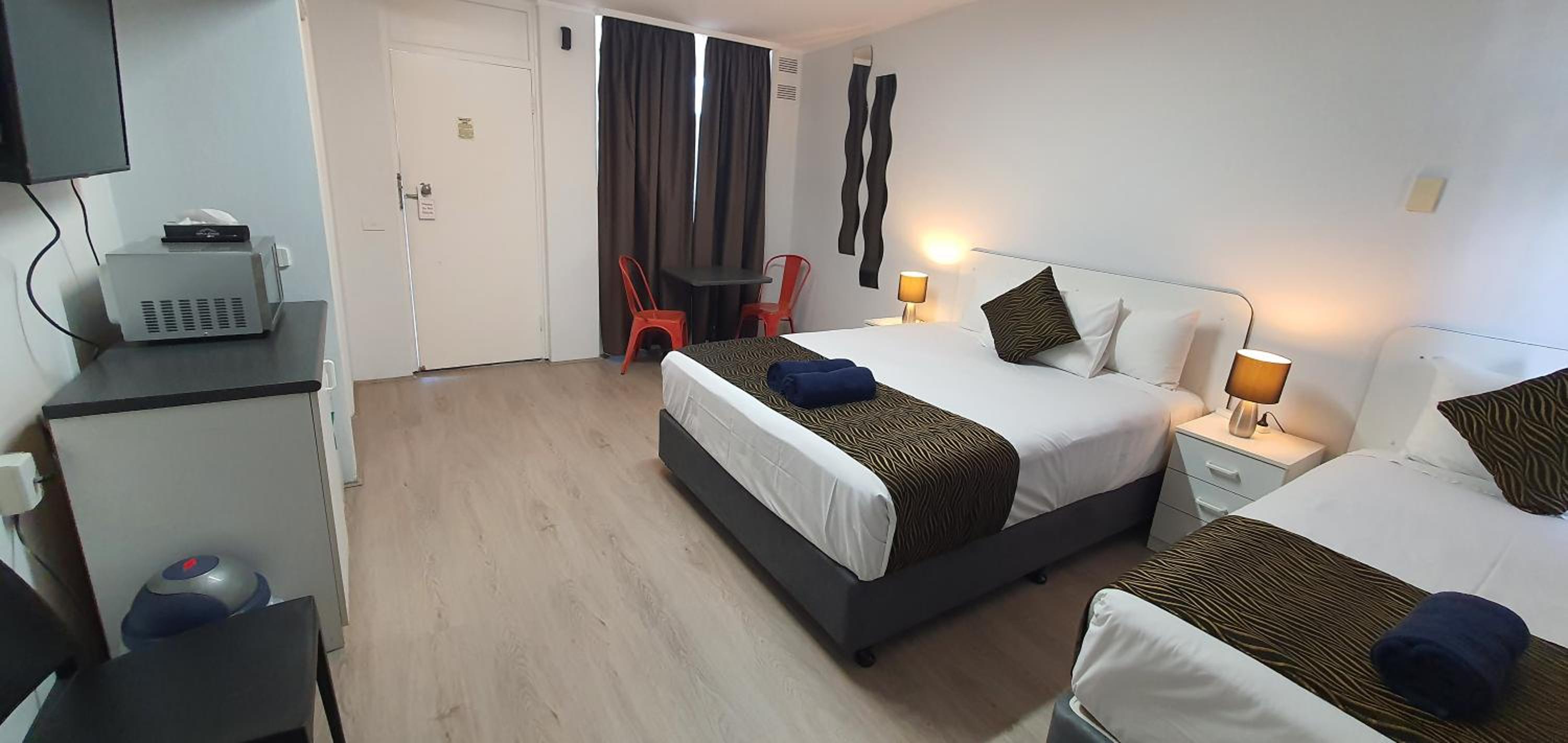 Silver Oaks Motel