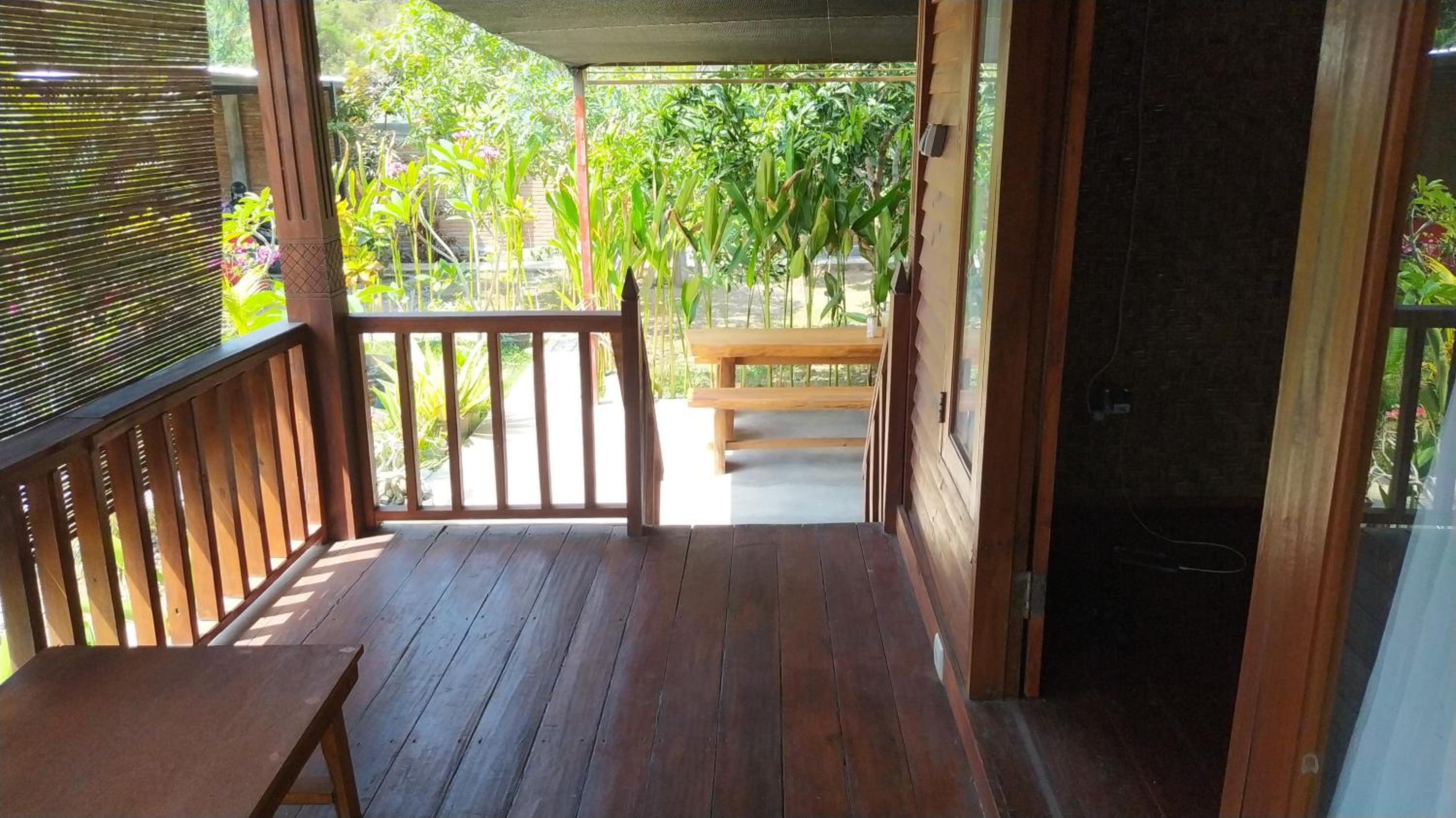 Side house