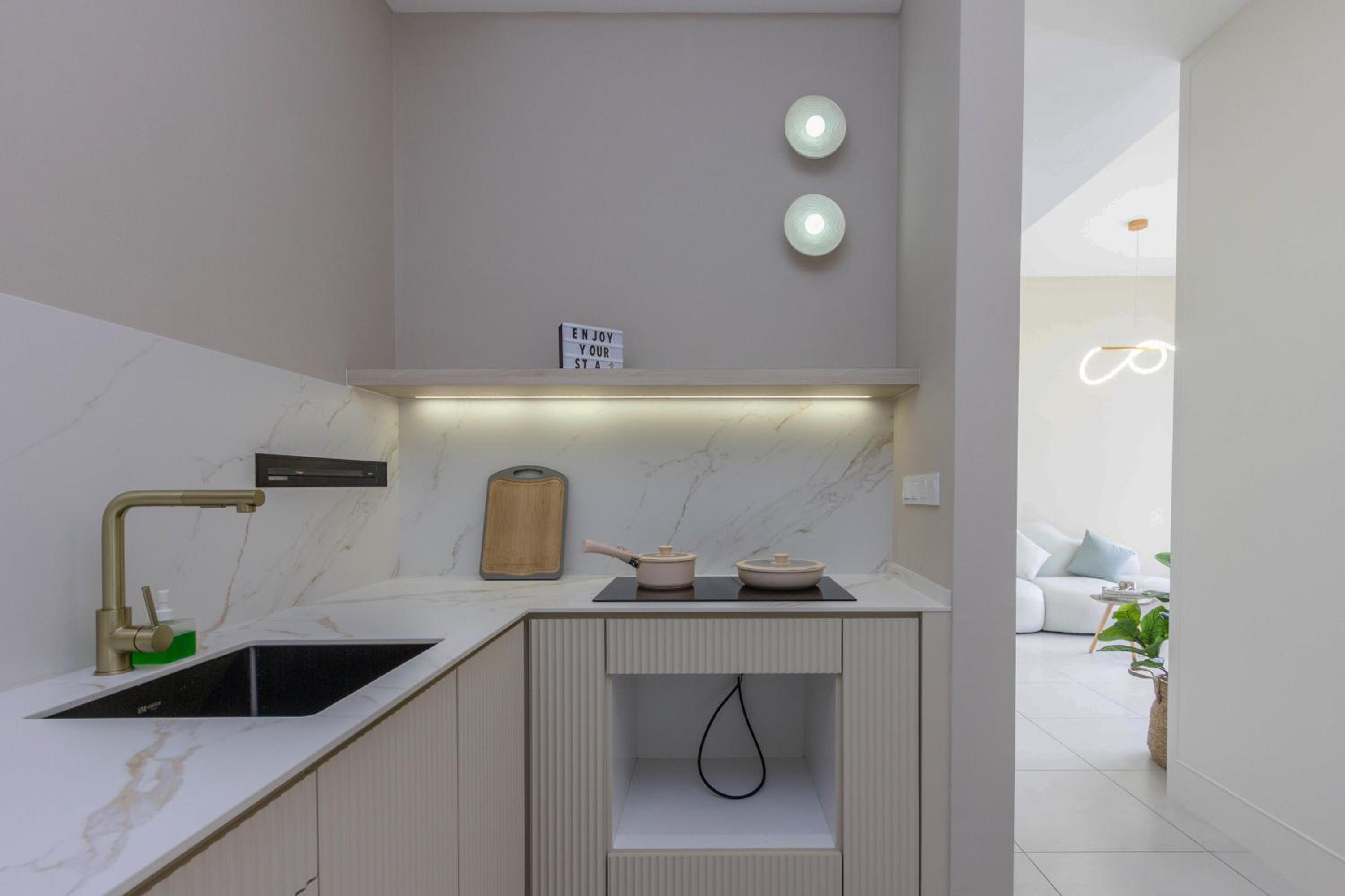 Designer Suites 2BR Apartment in Penang near George Town Self Check-In WiFi Partial Seaview photo 3