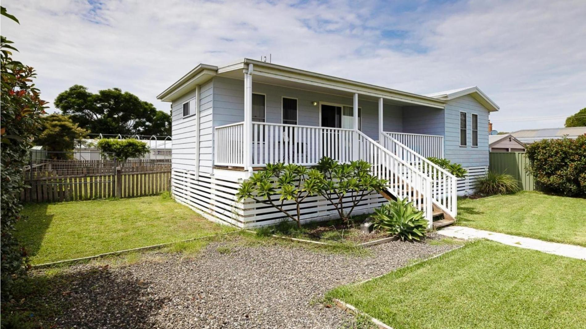 2B at Swansea cosy cottage, outdoor pet friendly