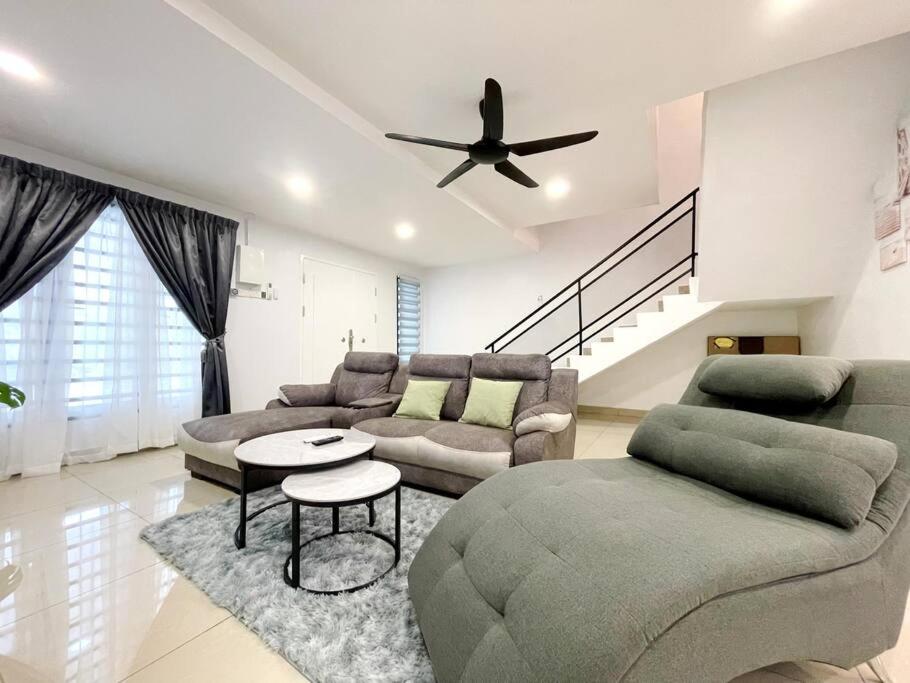 #SP Cozy DoubleStorey HomeStay 16PAX photo 1