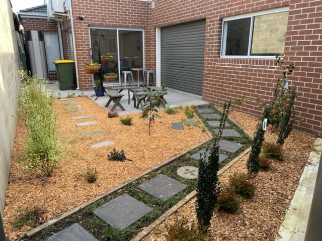 Modern home, close to train, 17k CBD