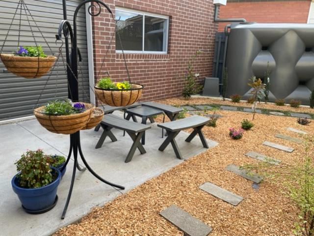 Modern home, close to train, 17k CBD