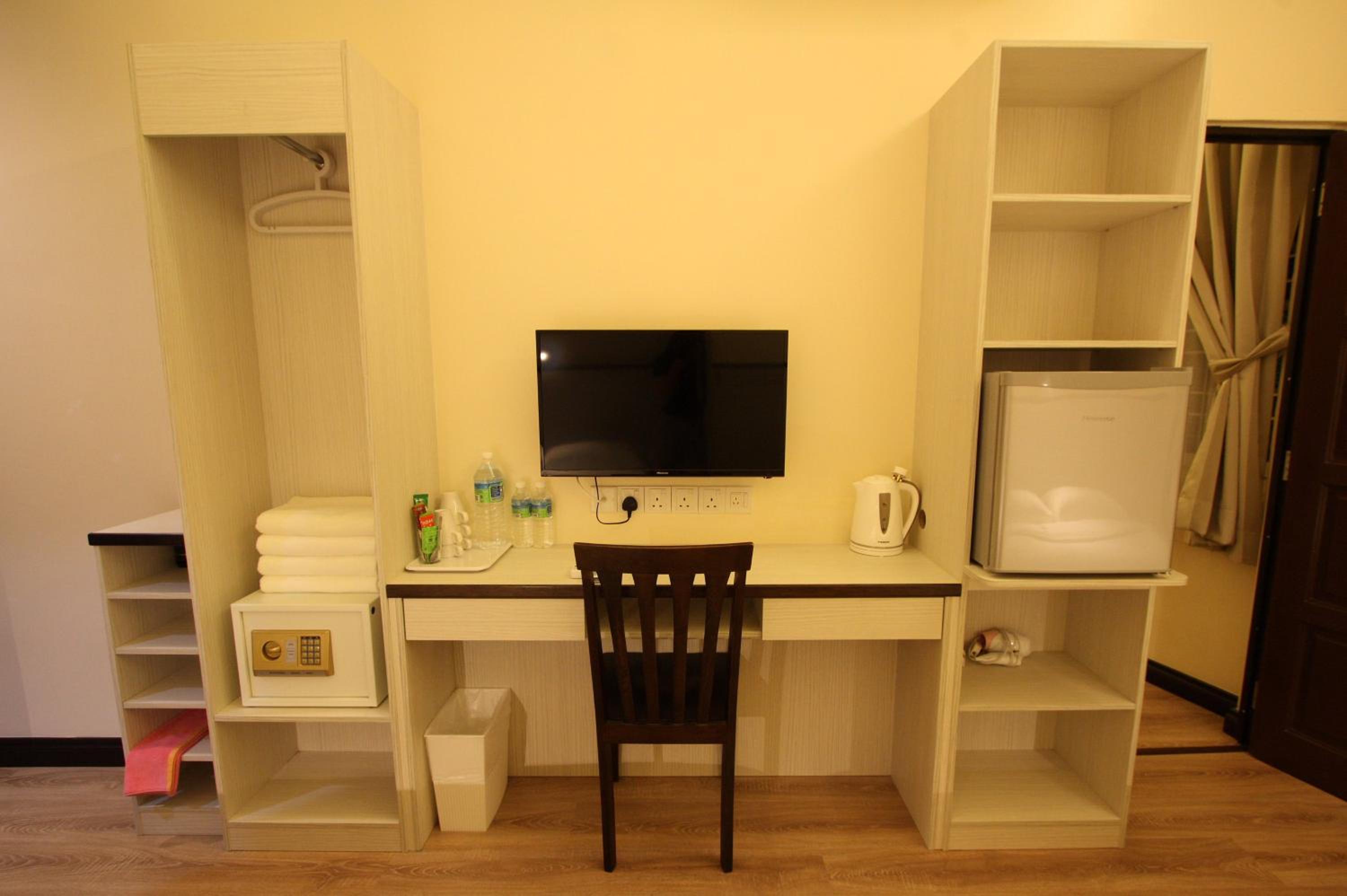 Shamrock Guest House II