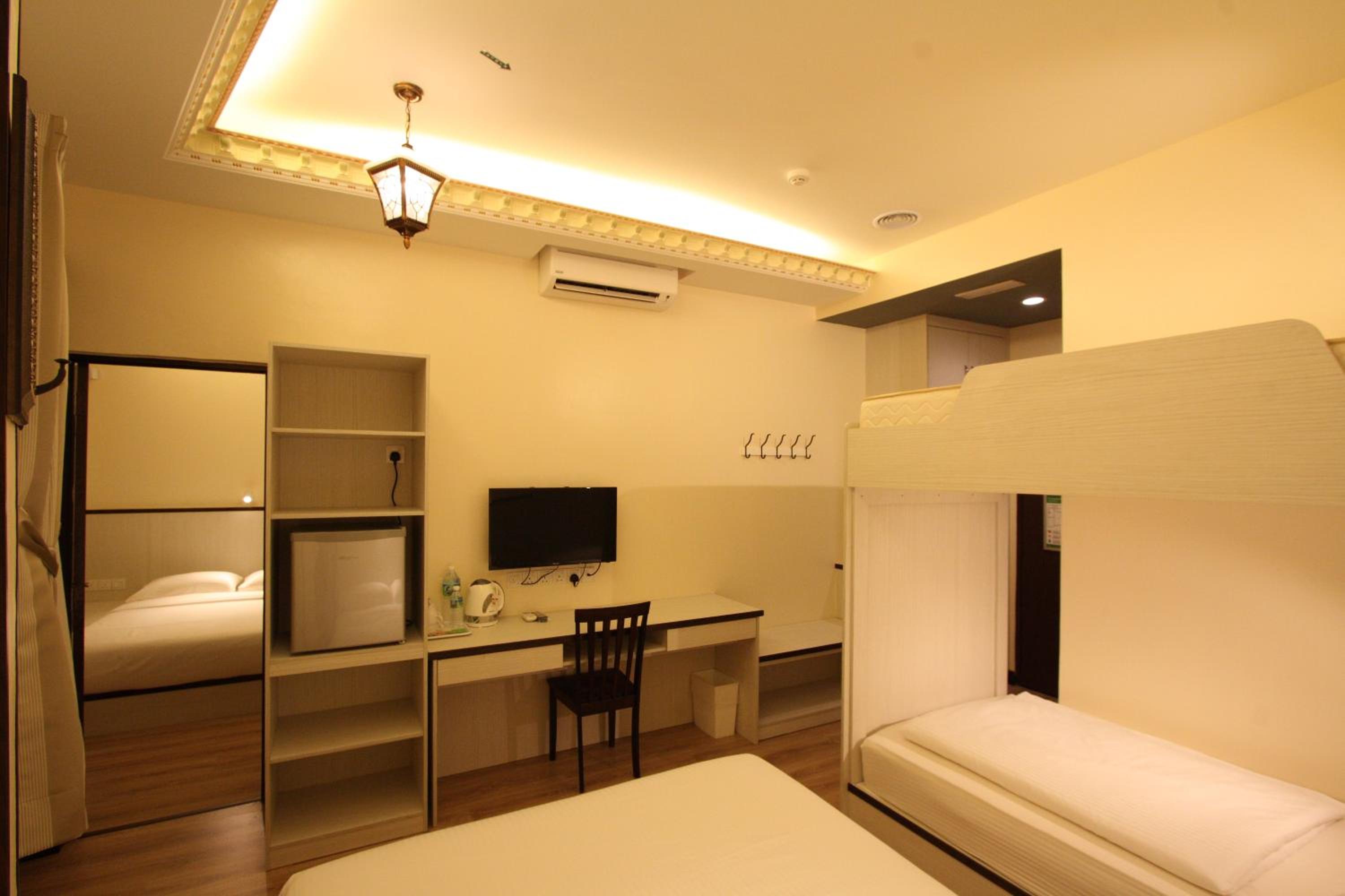 Shamrock Guest House II