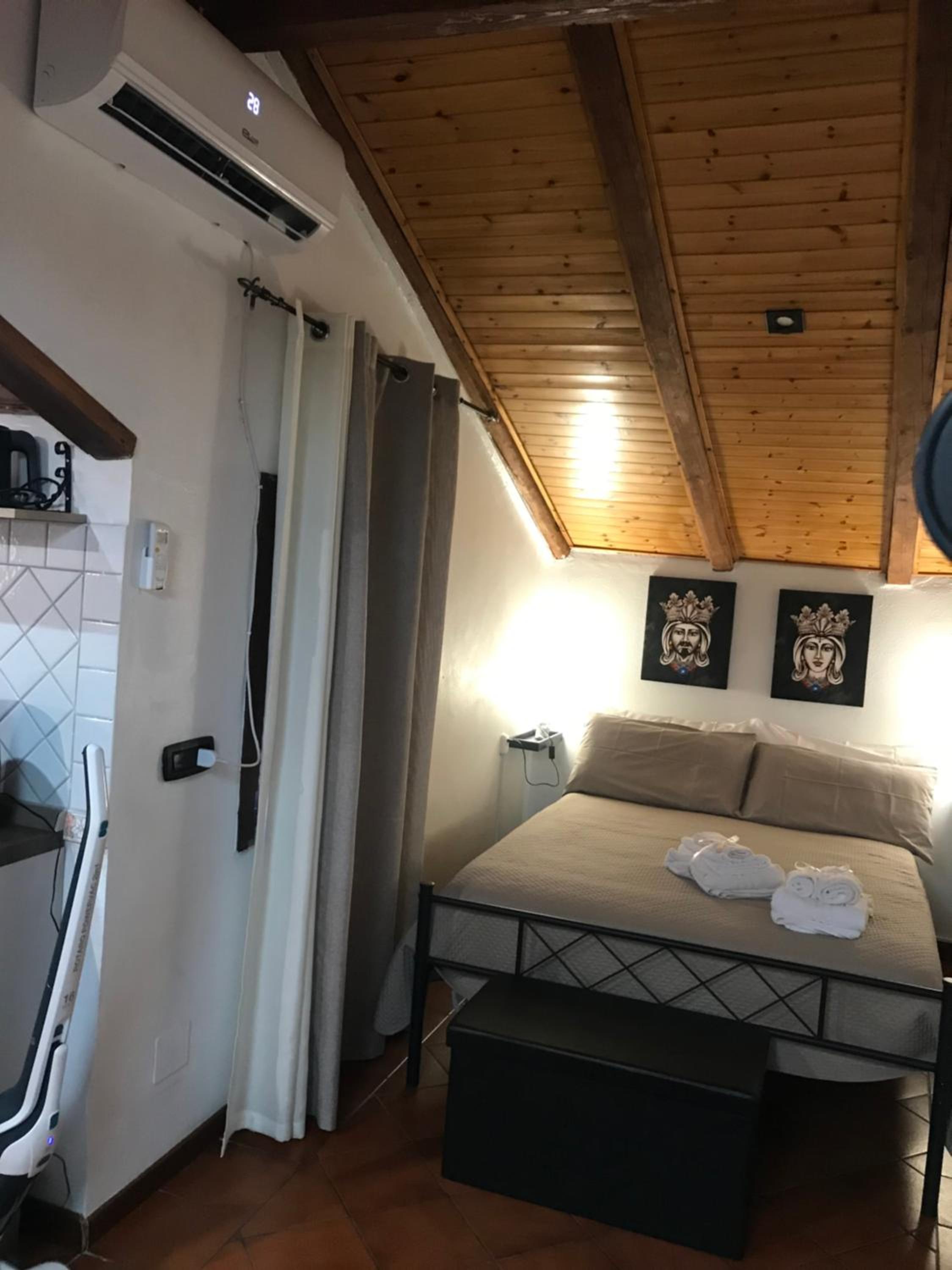G.Home en Catania — hotel room