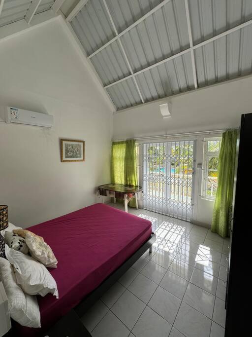 3bedroom house, pool & garden!