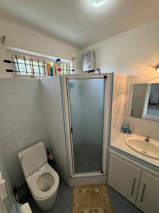 3bedroom house, pool & garden!