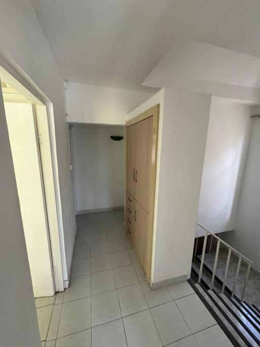 3bedroom house, pool & garden!