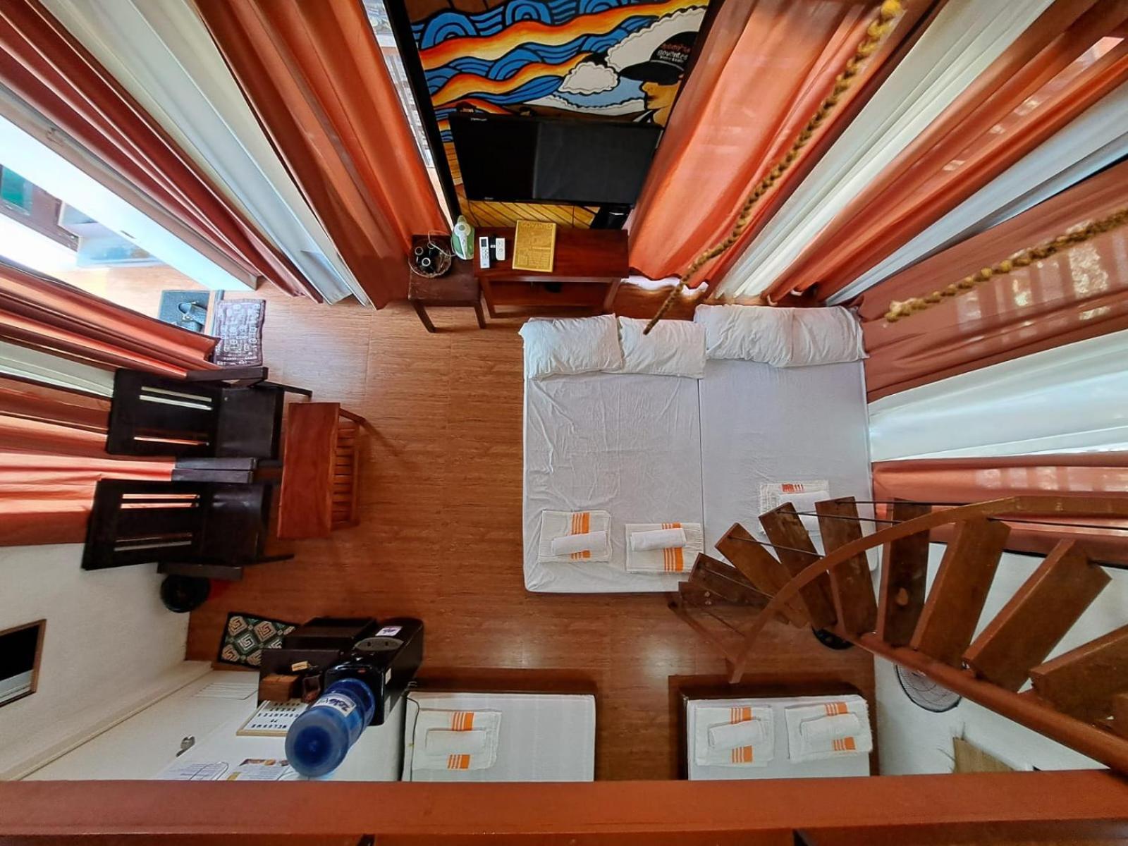 The Bistro House - Govantes Guesthouse