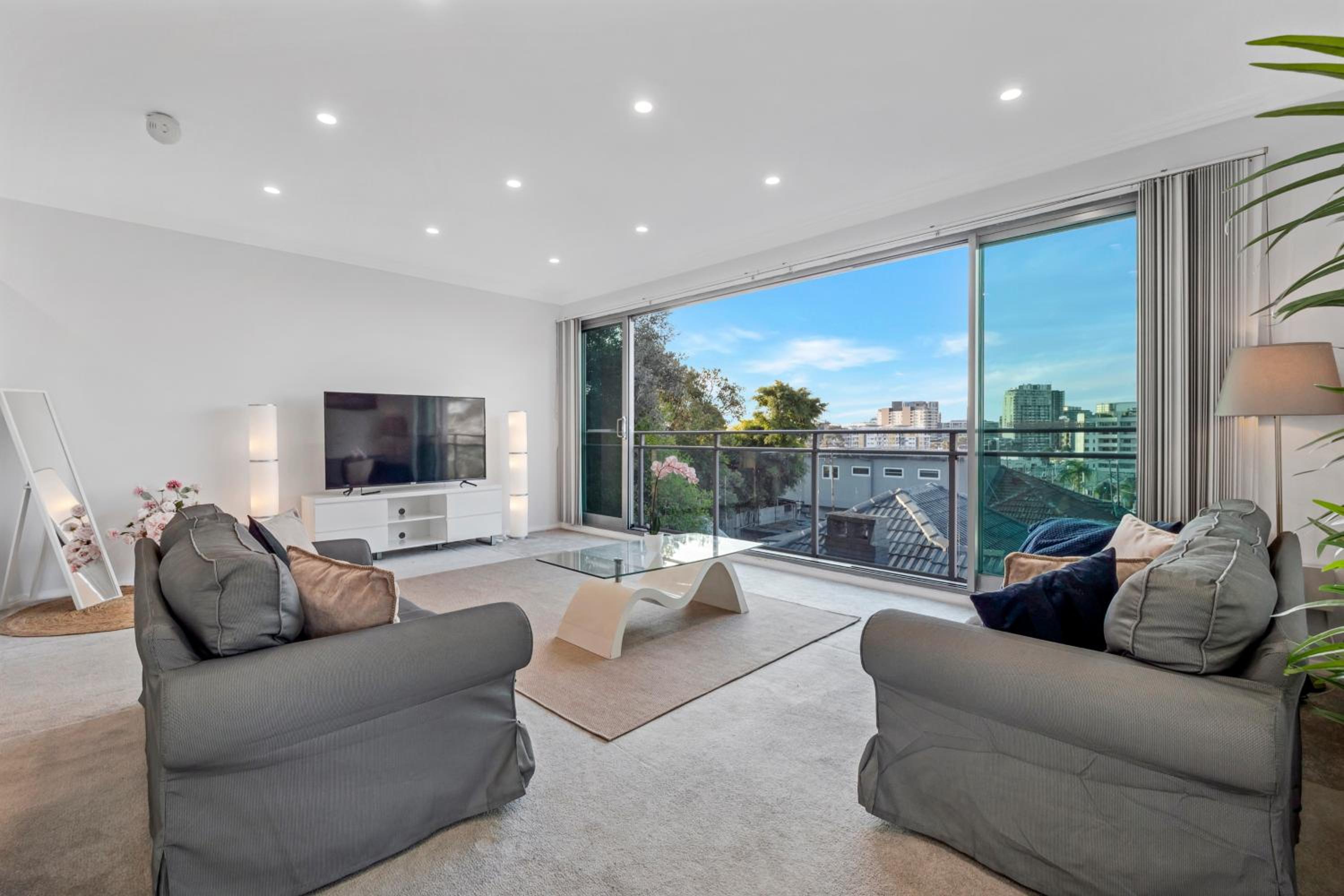 Luxury Retreat Sydney Airport Direct Train Line