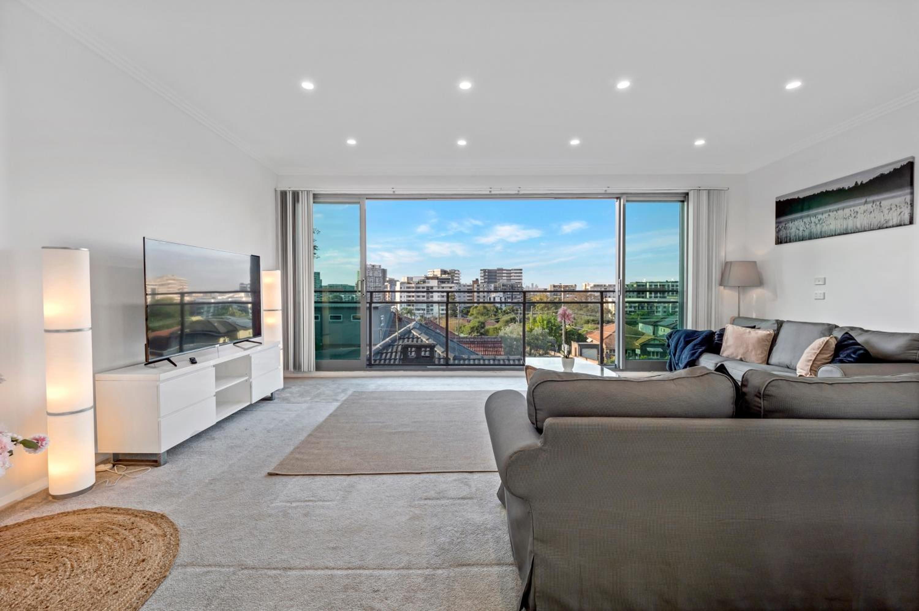 Luxury Retreat Sydney Airport Direct Train Line