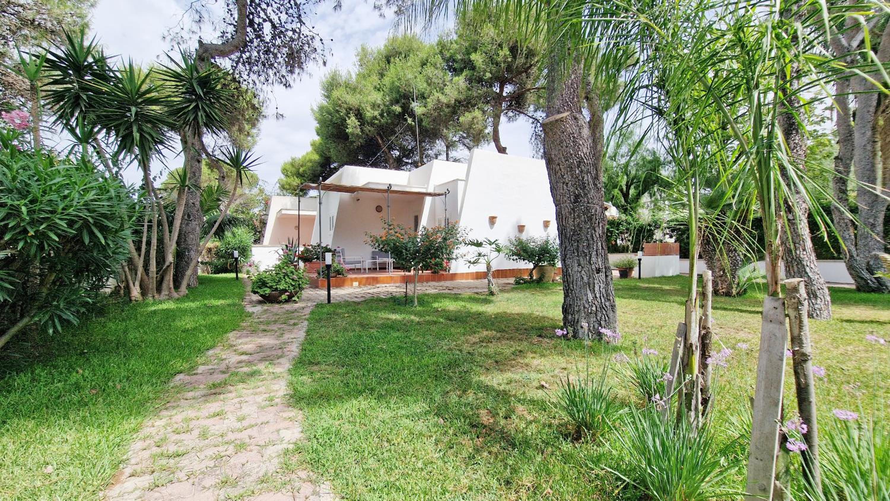 Villa in Riva al Mare view 3