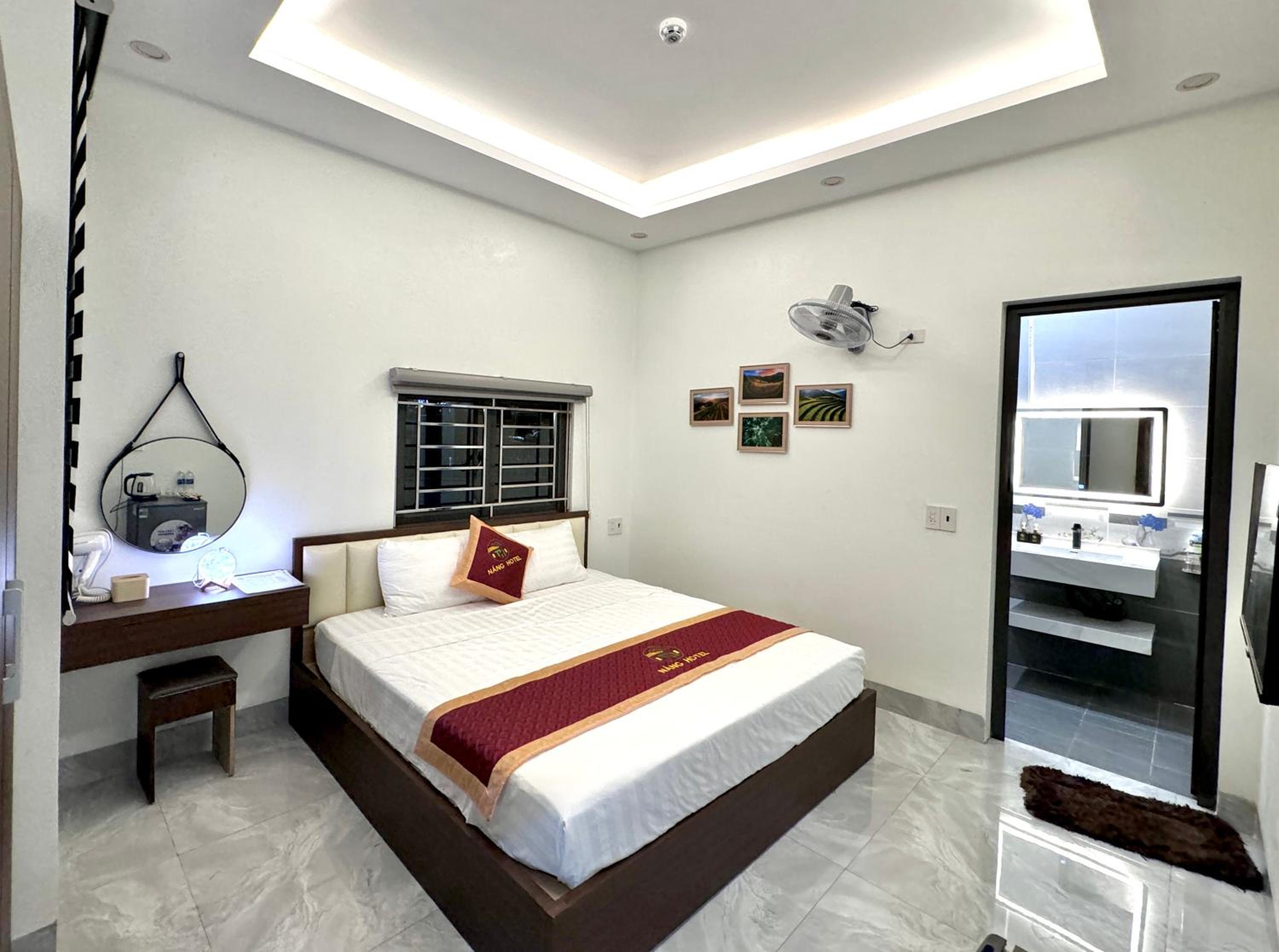 NẮNG HOTEL