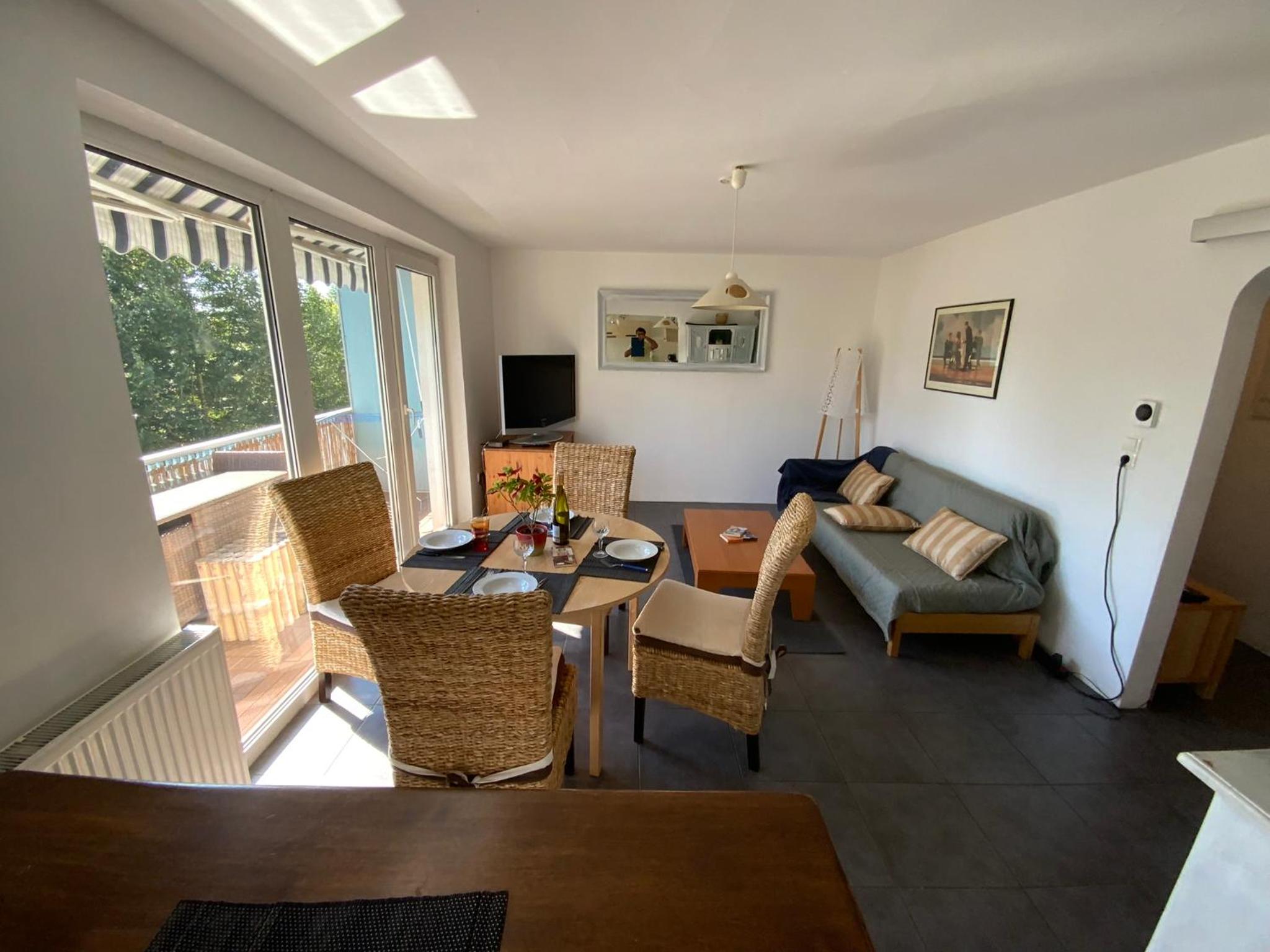 Luminous apartment in Kehl near Strasbourg, conveniently located next to a tram stop with direct access to Strasbourg city centre
