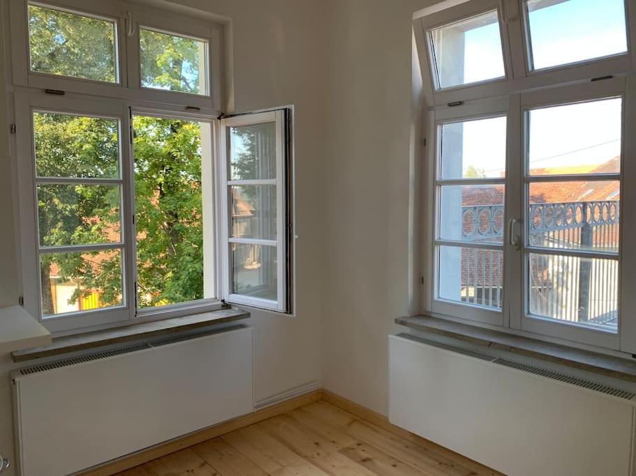 Family Apartment with very large living room