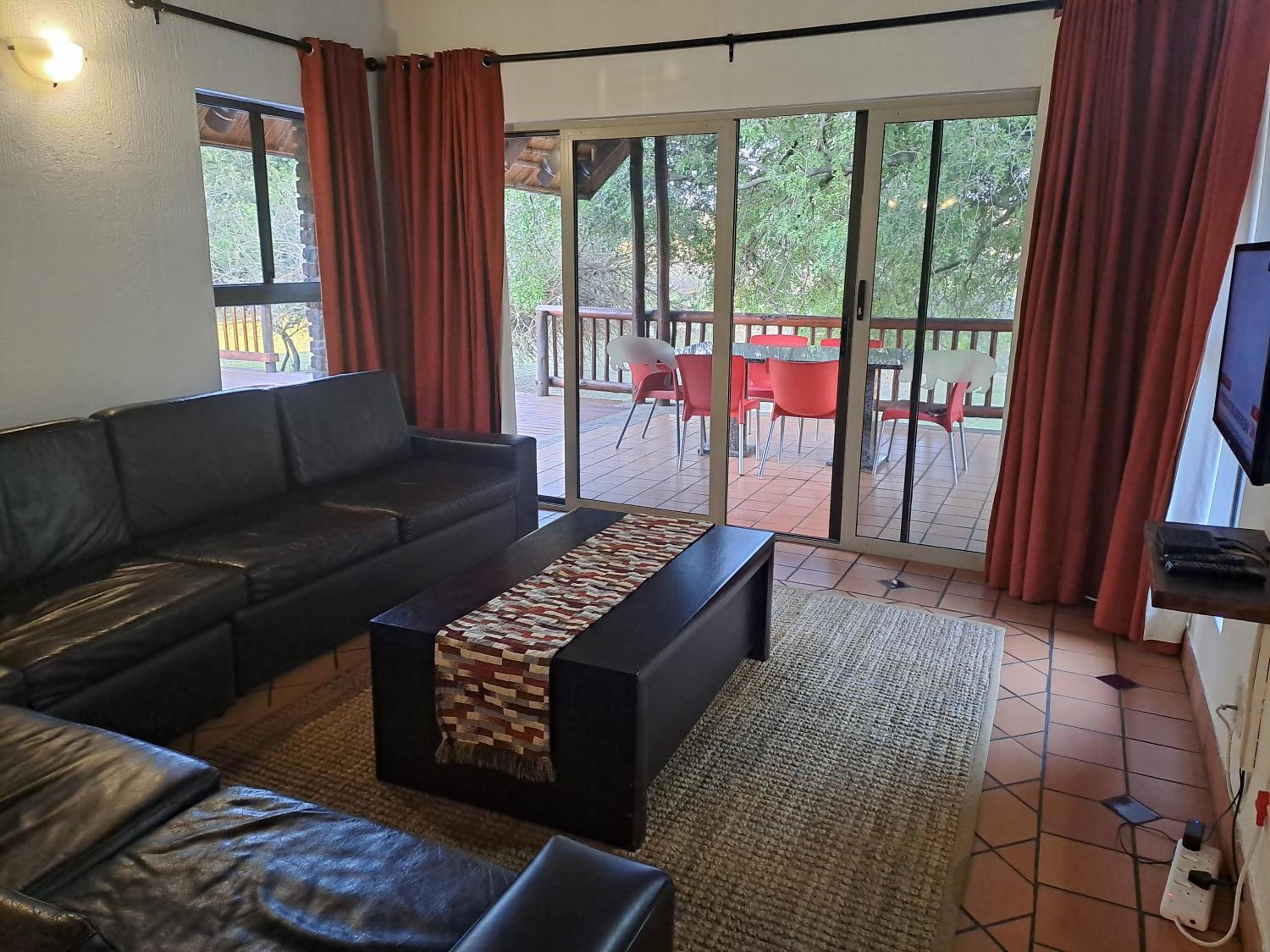 Ekuthuleni River Front Chalets Hoedspruit