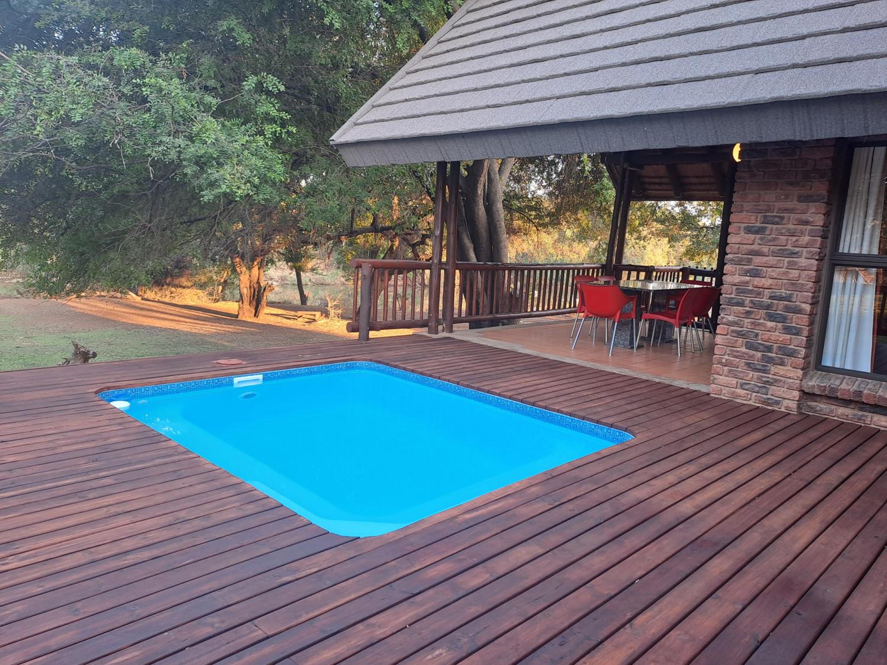 Ekuthuleni River Front Chalets Hoedspruit
