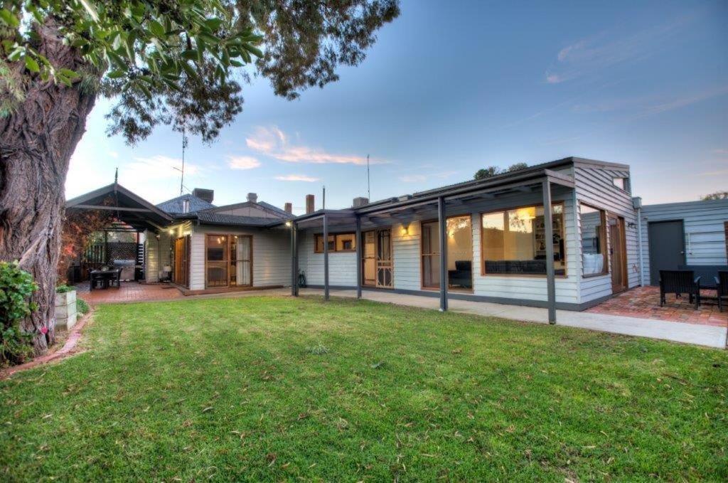 5 Connelly - Echuca Holiday Homes