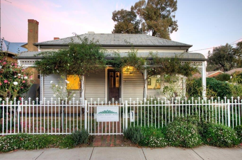5 Connelly - Echuca Holiday Homes