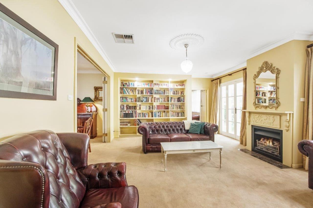 Ayr House - Echuca Holiday Homes