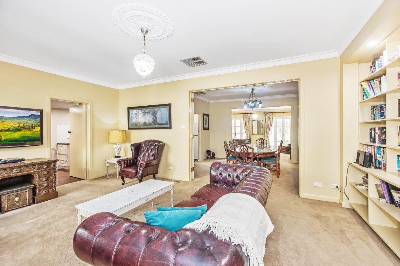 Ayr House - Echuca Holiday Homes