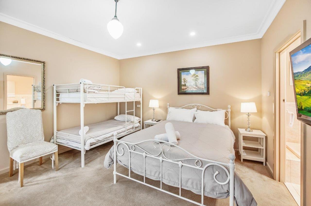 Ayr House - Echuca Holiday Homes