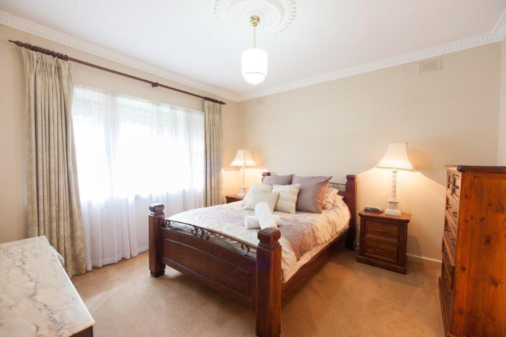 Ayr House - Echuca Holiday Homes