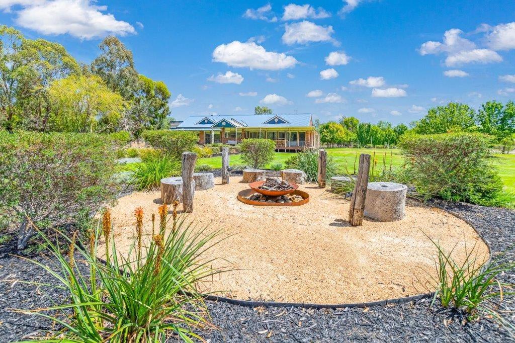 The Waterfront - Echuca Holiday Homes